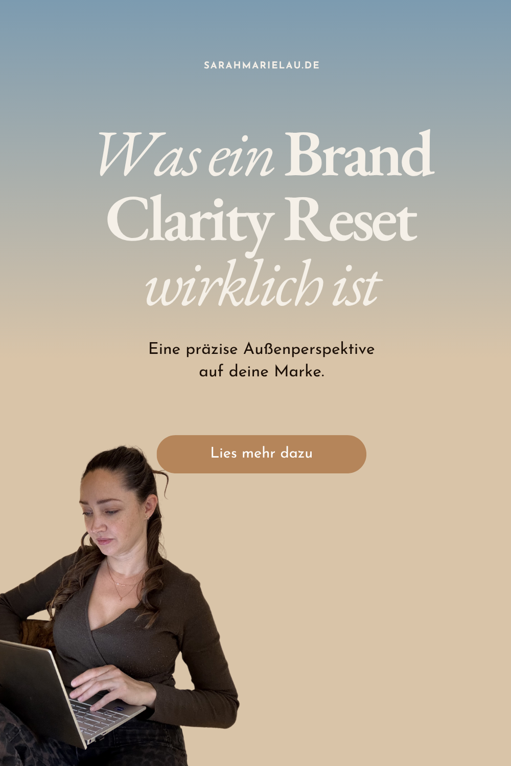 Laptop mit Notion Dashboard, Text: Was ein Brand Clarity Reset wirklich ist, Markenanalyse 490 Euro