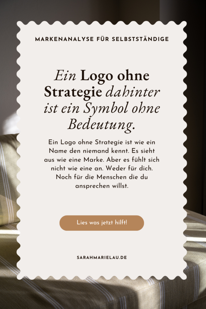 Offenes Notizbuch auf Holztisch, Text: Was dich wirklich unterscheidet, steckt schon in dir.